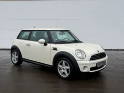 Weiß Gebraucht 2009 Mini ONE Kleinwagen | 4.290 € (Etwas zu teuer)