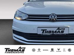 Pure white Gebraucht 2024 VW Touran Comfortline Van / Kleinbus | 30.880 € (Fairer Preis)