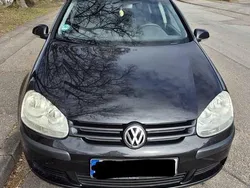 Schwarz Gebraucht 2005 VW Golf V Limousine | 2.800 € (Etwas zu teuer)