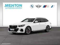 Alpinweiss iii Gebraucht 2025 BMW 520 M Sport Kombi | 56.990 € (Guter Preis)