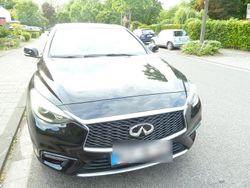 Schwarz Gebraucht 2016 Infiniti Q30 Limousine | 9.950 €