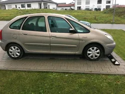 Silber Gebraucht 2004 Citroën Xsara Picasso Van / Kleinbus | 1.700 €