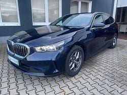 Blau Gebraucht 2024 BMW 520 Performance Kombi | 46.399 € (Superpreis)