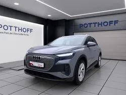 Grau Gebraucht 2023 Audi Q4 e-tron Comfort SUV | 26.750 € (Guter Preis)