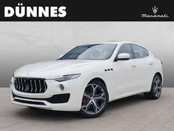 Weiß (bianco alpi) Gebraucht 2021 Maserati Levante GT SUV | 70.999 €
