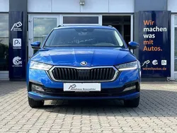 Raceblau Gebraucht 2022 Skoda Octavia Ambition Kombi | 17.750 € (Guter Preis)