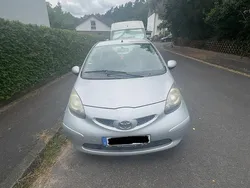 Silber Gebraucht 2006 Toyota Aygo Kleinwagen | 1.500 € (Superpreis)
