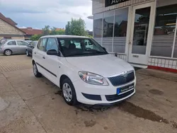 Weiß Gebraucht 2011 Skoda Fabia Classic Limousine | 4.299 € (Fairer Preis)