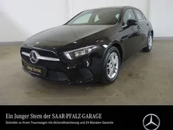 Unilack nachtschwarz Gebraucht 2020 Mercedes A180 Style Limousine | 18.990 € (Teuer)