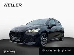 Saphirschwarz metallic (schwarz) Gebraucht 2024 BMW 223 Active Tourer Competition Edition Van / Kleinbus | 45.990 €