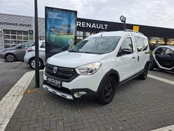 Gletscherweiss Gebraucht 2018 Dacia Dokker Celebration Van / Kleinbus | 8.990 € (Fairer Preis)
