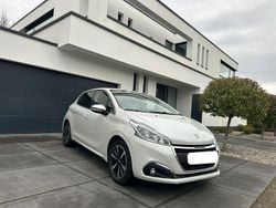 Weiß Gebraucht 2019 Peugeot 208 Kleinwagen | 10.950 € (Guter Preis)