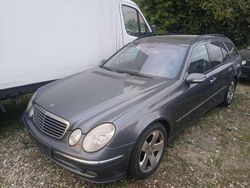 Grau Gebraucht 2005 Mercedes E320 Avantgarde Kombi | 2.900 € (Superpreis)