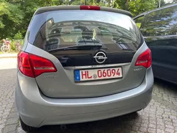 Silber Gebraucht 2011 Opel Meriva Selection Van / Kleinbus | 3.800 €
