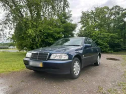 Blau Gebraucht 1998 Mercedes C200 Elegance Limousine | 5.300 €