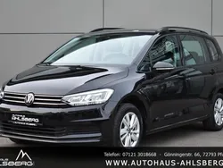 Deep black perleffekt Gebraucht 2023 VW Touran Comfortline Van / Kleinbus | 28.800 € (Fairer Preis)
