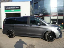 Grau Gebraucht 2020 Mercedes V250 AMG Van / Kleinbus | 46.800 € (Guter Preis)