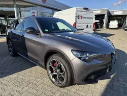 Grigio vesuvio metallic Gebraucht 2024 Alfa Romeo Stelvio Veloce SUV | 45.990 € (Etwas zu teuer)
