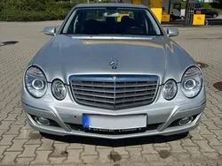 Silber Gebraucht 2008 Mercedes E200 Elegance Limousine | 5.299 €