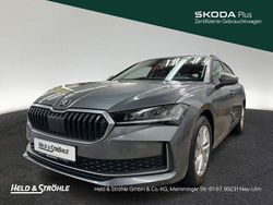 Graphitegrau metallic Gebraucht 2024 Skoda Superb Selection Kombi | 34.760 €
