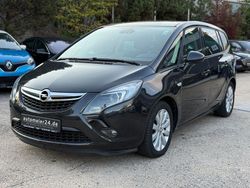 Schwarz Gebraucht 2016 Opel Zafira Tourer Edition Van / Kleinbus | 9.490 € (Fairer Preis)