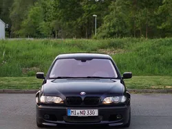 Blau Gebraucht 2002 BMW 330 M Sport Limousine | 13.999 €