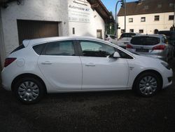 Weiß Gebraucht 2014 Opel Astra Energy Limousine | 6.890 € (Fairer Preis)