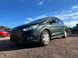 Mambagrün (metallic) Gebraucht 2016 Ford S-MAX Trend Van / Kleinbus | 9.950 € (Superpreis)