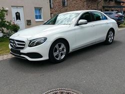 Weiß Gebraucht 2018 Mercedes E200 Avantgarde Limousine | 23.500 € (Guter Preis)