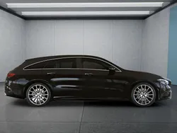 Schwarz Gebraucht 2022 Mercedes CLA250e Limousine | 28.749 € (Fairer Preis)