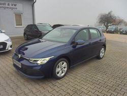 Blau Gebraucht 2023 VW Golf VIII Life Limousine | 20.980 € (Superpreis)