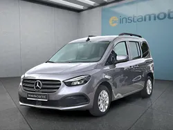 Grau Gebraucht 2024 Mercedes T180 Van / Kleinbus | 31.199 € (Teuer)