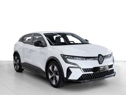 Weiß (arktisweiß (weiß)) Gebraucht 2023 Renault Mégane Equilibre Limousine | 28.900 € (Fairer Preis)