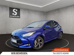 Juniper blue metallic Neu 2025 Toyota Yaris Hybrid Limousine | 25.580 € (Fairer Preis)