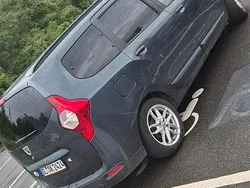 Grau Gebraucht 2012 Dacia Lodgy Van / Kleinbus | 3.149 € (Fairer Preis)