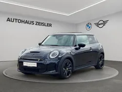 Mini yours enigmatic black Gebraucht 2023 Mini Cooper SE Hatch Kleinwagen | 21.780 € (Fairer Preis)
