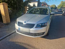 Grau Gebraucht 2015 Skoda Octavia Kombi | 8.450 € (Guter Preis)