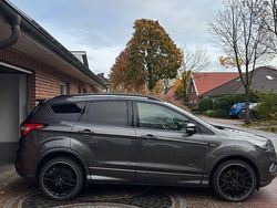 Grau Gebraucht 2018 Ford Kuga ST-Line SUV | 16.799 € (Guter Preis)
