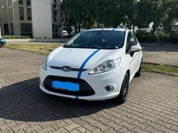 Weiß Gebraucht 2011 Ford Fiesta Kleinwagen | 3.600 € (Fairer Preis)