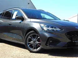 Grau Gebraucht 2020 Ford Focus ST-Line X Limousine | 18.990 € (Etwas zu teuer)
