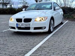 Weiß Gebraucht 2009 BMW 320 Coupé | 7.000 € (Fairer Preis)