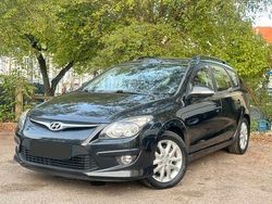 Schwarz Gebraucht 2010 Hyundai i30 Classic Kombi | 2.200 € (Etwas zu teuer)
