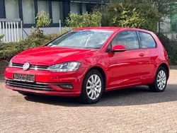 Rot Gebraucht 2018 VW Golf VII Trendline Limousine | 8.700 € (Superpreis)