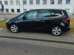 Schwarz Gebraucht 2013 Opel Zafira Tourer Van / Kleinbus | 5.900 € (Superpreis)