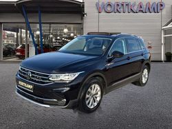 Deep black perleffekt (metallic) Gebraucht 2021 VW Tiguan Elegance SUV | 29.890 € (Fairer Preis)