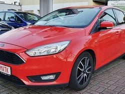 Rot Gebraucht 2015 Ford Focus Trend Kombi | 7.990 € (Fairer Preis)