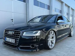 Schwarz Gebraucht 2016 Audi S8 plus Ambiente Limousine | 43.999 € (Fairer Preis)