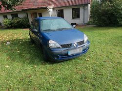 Blau Gebraucht 2001 Renault Clio II Kleinwagen | 350 € (Guter Preis)