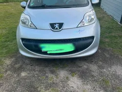 Silber Gebraucht 2009 Peugeot 107 Kleinwagen | 1.700 € (Guter Preis)
