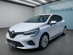 Weiß Gebraucht 2020 Renault Clio V Kleinwagen | 13.399 € (Fairer Preis)